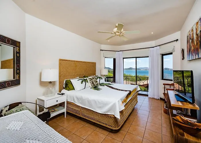 Сasa de vacaciones Private Villa, Infinity Pool, 2 Quiet Beaches Potrero (Guanacaste)